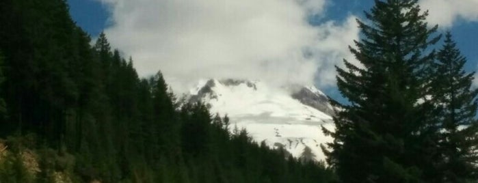 Mt Hood Cultural Center is one of Locais curtidos por Kelly.