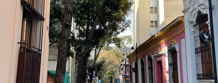 Boulevard Panteón is one of Aquí se come en Caracas.
