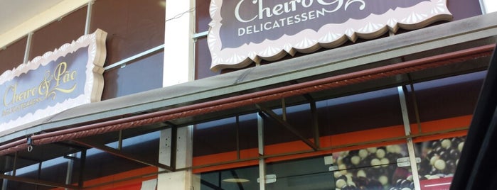 Cheiro e Pão delicatessen is one of Monika : понравившиеся места.
