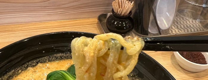 麺八担2麺 is one of Favorite ramen stand.