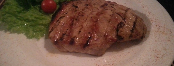 London's SteakHouse is one of Lieux qui ont plu à Аlex.