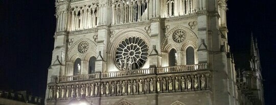 Catedral de Notre-Dame de Paris is one of Paris.