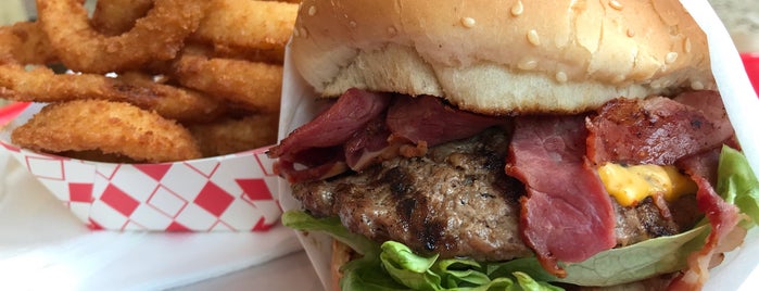 Apollo Char-Burger Grill is one of Tumara : понравившиеся места.