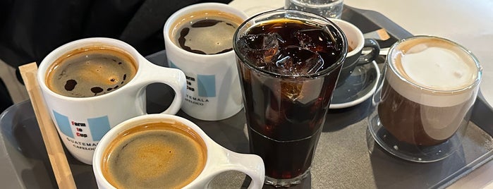 브라운홀릭 is one of Coffee Excellence.