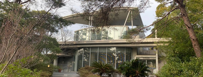 Chigasaki City Museum of Art is one of 茅ヶ崎.