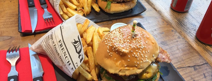 Le French Burger is one of Lugares guardados de Claudia.