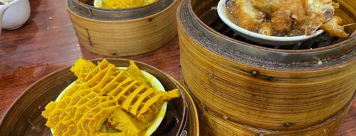 Sun Hing Restaurant is one of Lieux sauvegardés par Yilin.