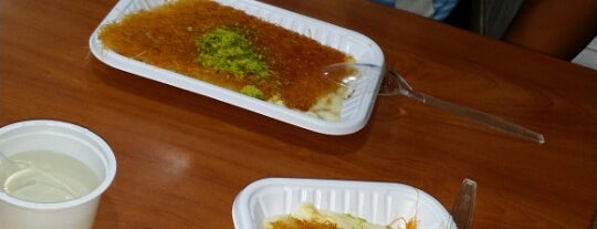 Al Aqssa Sweets is one of Espiranzaさんのお気に入りスポット.
