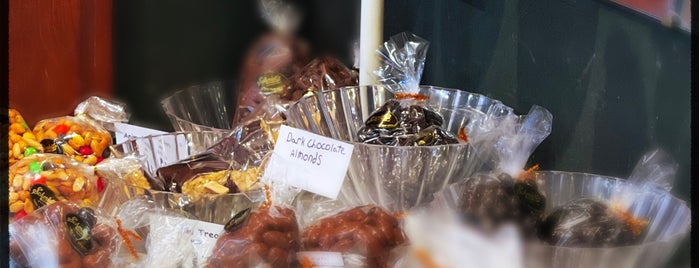 Schmidt's Fudge Haus is one of The 15 Best Places for Sea Salt in Columbus.