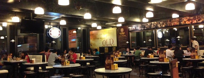 OldTown White Coffee is one of Lugares favoritos de Tracy.