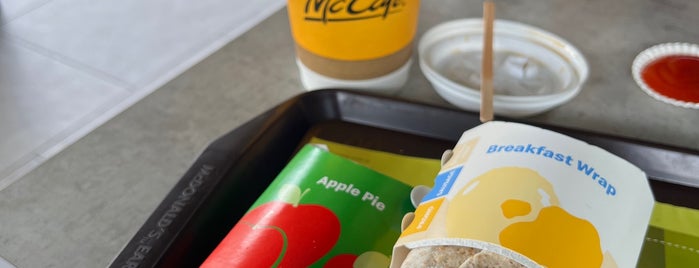 McDonald's is one of @Singapore/Singapura #6.