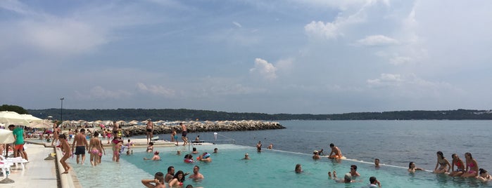 Fun & Beach Zone 'Punto Mare' is one of Novigrad.