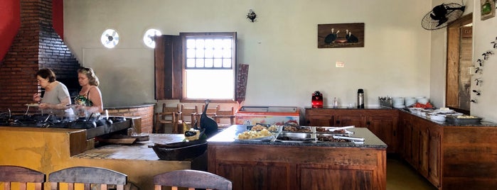 Restaurante Tutu Na Gamela is one of MG e lá se vai mais um dia 🌿☀️⛰🚂.