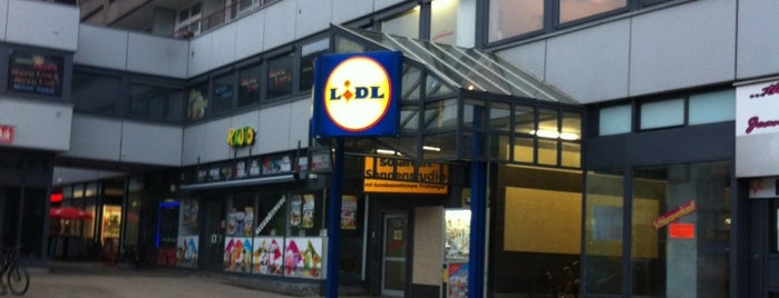 Lidl is one of Berlins Supermärkte.