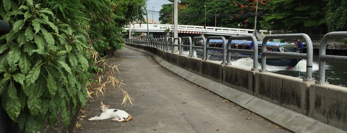 Saen Saeb Canal Running Path is one of Orte, die Julie gefallen.