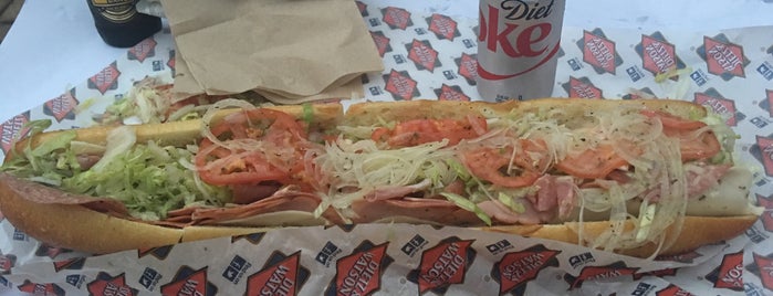 Hoagies and Hops is one of Lugares favoritos de Zach.