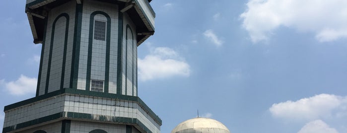 Masjid Jami' Maulana Hasanuddin Pancoran is one of 21.10 Masjid.