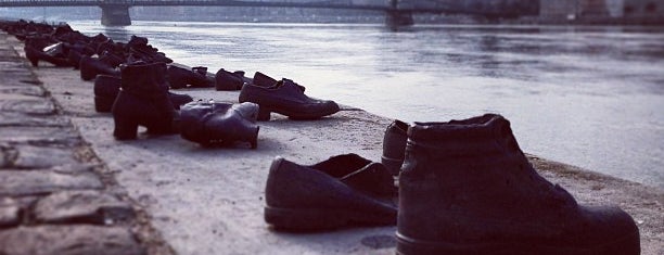 Shoes on the Danube Bank is one of Будапешт (Budapest).