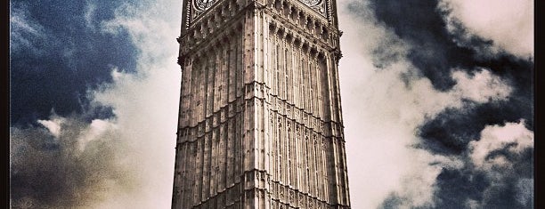 Elizabeth Tower (Big Ben) is one of London.