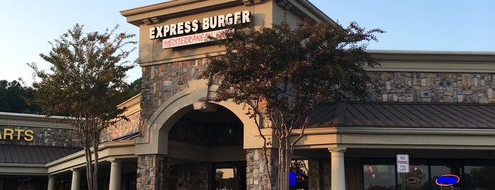 Express Burger and Grill is one of สถานที่ที่ Chester ถูกใจ.