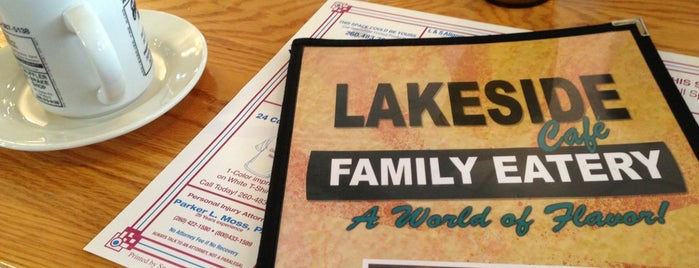 Lakeside Cafe is one of Lugares favoritos de Dan.