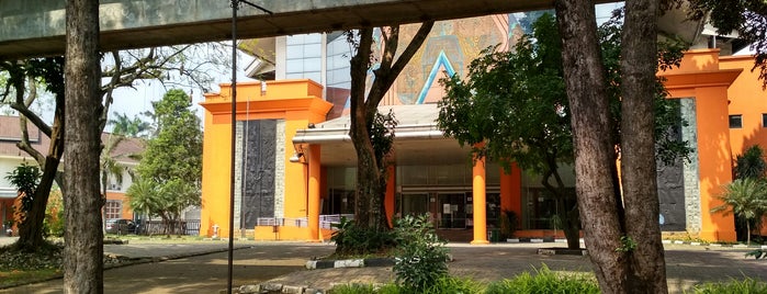 Teater Tanah Airku is one of Endonezya.