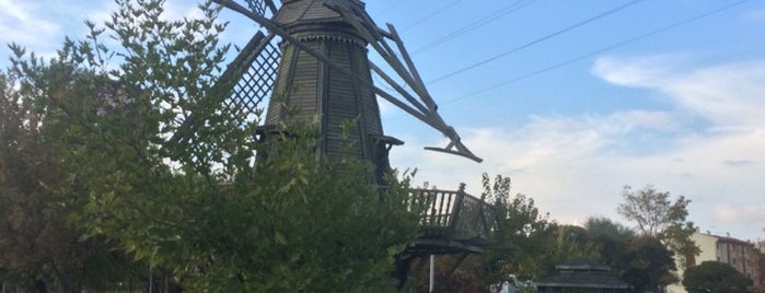 Park Caddesi Yürüyüş Yolu is one of Lieux qui ont plu à Rıza.