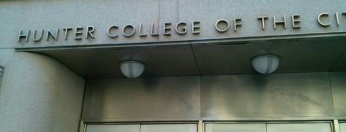 Hunter College North Building is one of Selenaさんのお気に入りスポット.