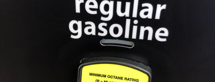 Costco Gasoline is one of Tempat yang Disukai Seth.