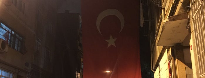 Şeyh Hamza Tekkesi is one of 1-Fatih to Do List | Spirituel Merkezler.