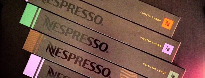 Nespresso Boutique at The Bay is one of Lugares favoritos de Kyle.