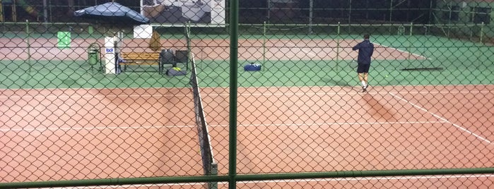 Tenis ve Atıcılık Kulübü is one of Tempat yang Disukai Bilgearif.