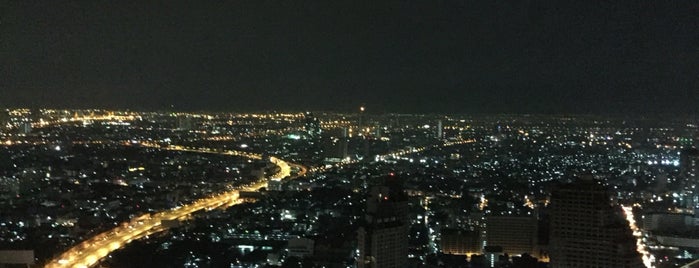 Sky Bar is one of Wooさんのお気に入りスポット.