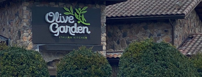 Olive Garden is one of Restaurantes Favoritos.