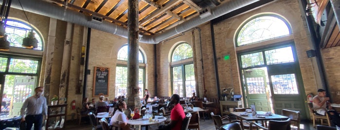 Southerleigh Fine Food & Brewery is one of Lugares favoritos de LG.