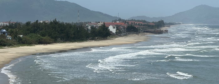 Lang Co Beach is one of Vietnam.