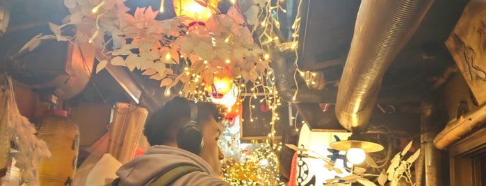 Omoide Yokocho is one of สถานที่ที่บันทึกไว้ของ Cynthia.