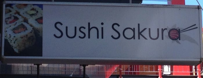 Sushi Sakura is one of สถานที่ที่ Paul ถูกใจ.