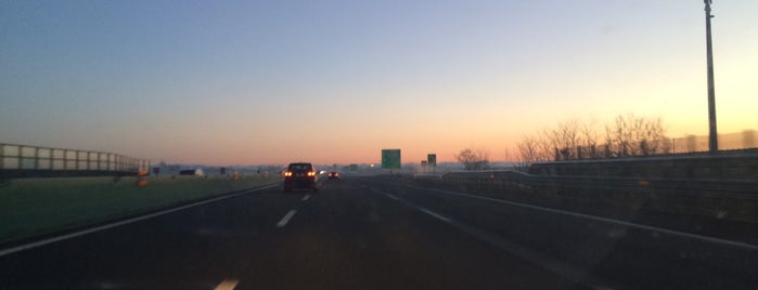 A4 - Volpiano Sud - Brandizzo Ovest is one of Autostrada A4 - «Serenissima».