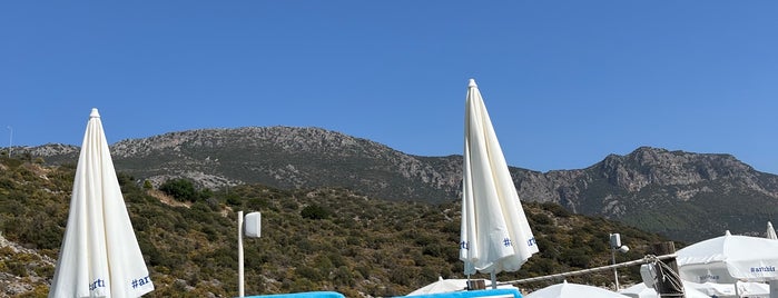 Blanca Beach is one of Oteller.