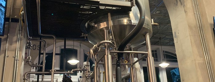 Tivoli Brewing Company is one of Locais salvos de Topher.