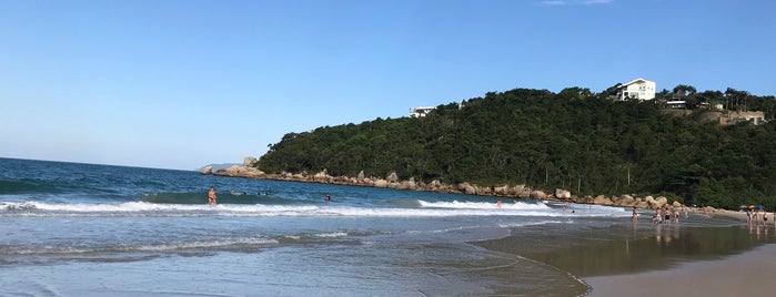 Praia das Cordas is one of Bombinhas.