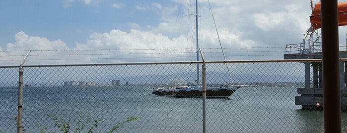 Caribbean Maritime Institute is one of Orte, die Floydie gefallen.