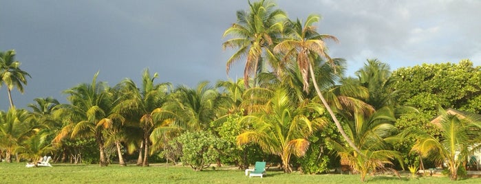 100s Jacuzzi Beach Villas is one of Keep.