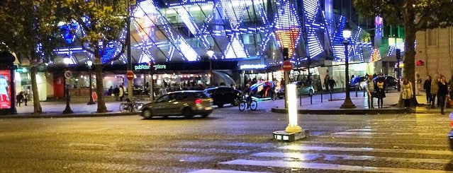 Avenue des Champs-Élysées is one of Paris 2014.