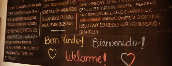 To Go Cup Café & Bistrô is one of comer comer.