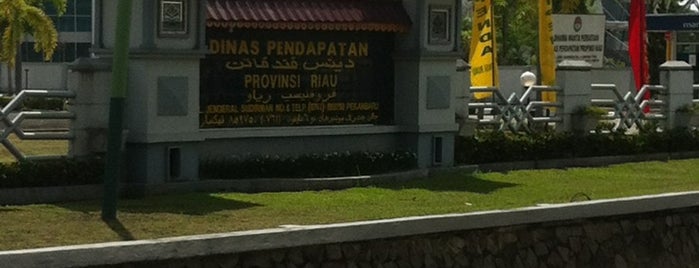 Dinas Pendapatan Daerah Provinsi Riau is one of Favorite affordable date spots.