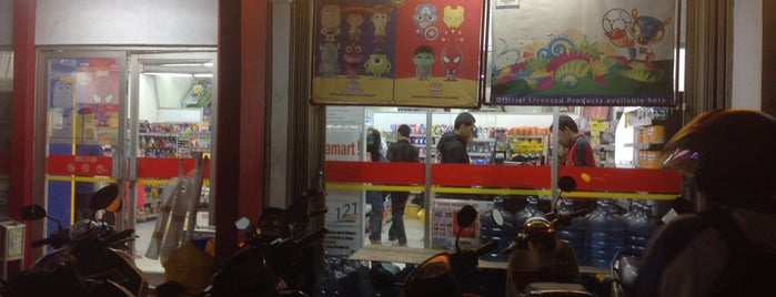 Alfamart is one of Tempat yang Disukai RizaL.