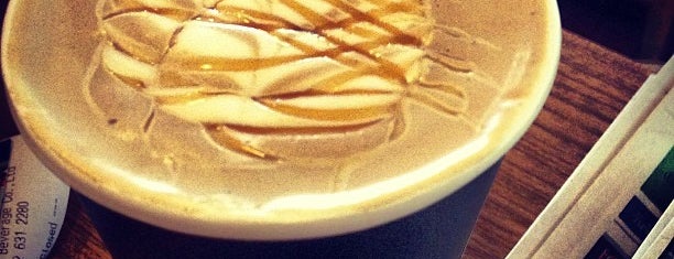Gloria Jean's Coffees is one of Karnさんのお気に入りスポット.