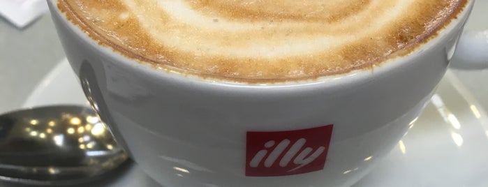 Espressamente illy L'illa is one of Begoña’s Liked Places.